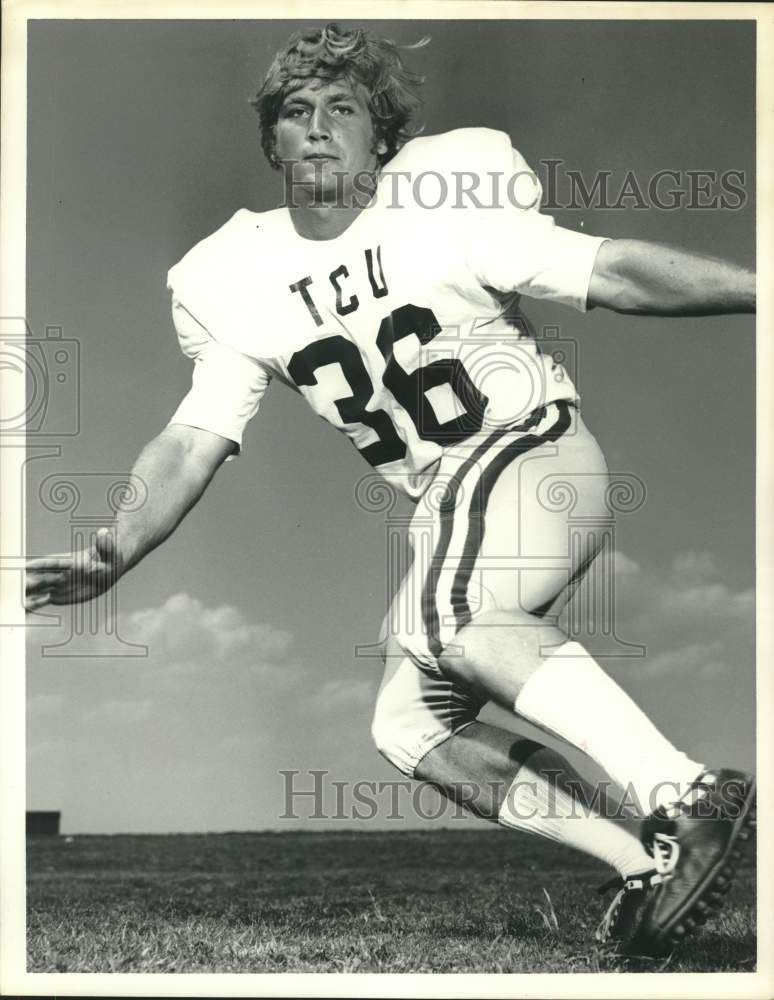 1972 Press Photo TCU football player Gary Whitman #36 runs in practice- Historic Images