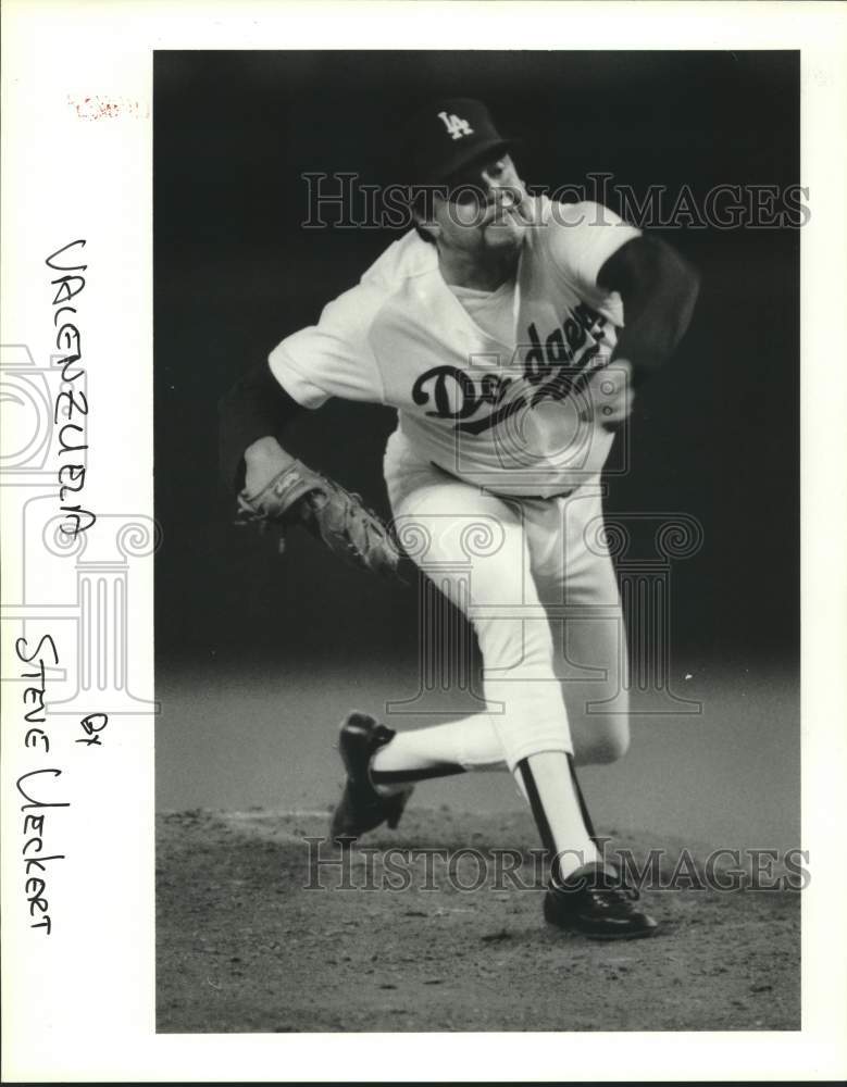 1986 Press Photo Los Angeles Dodgers baseball player Fernando Valenzuela throws- Historic Images