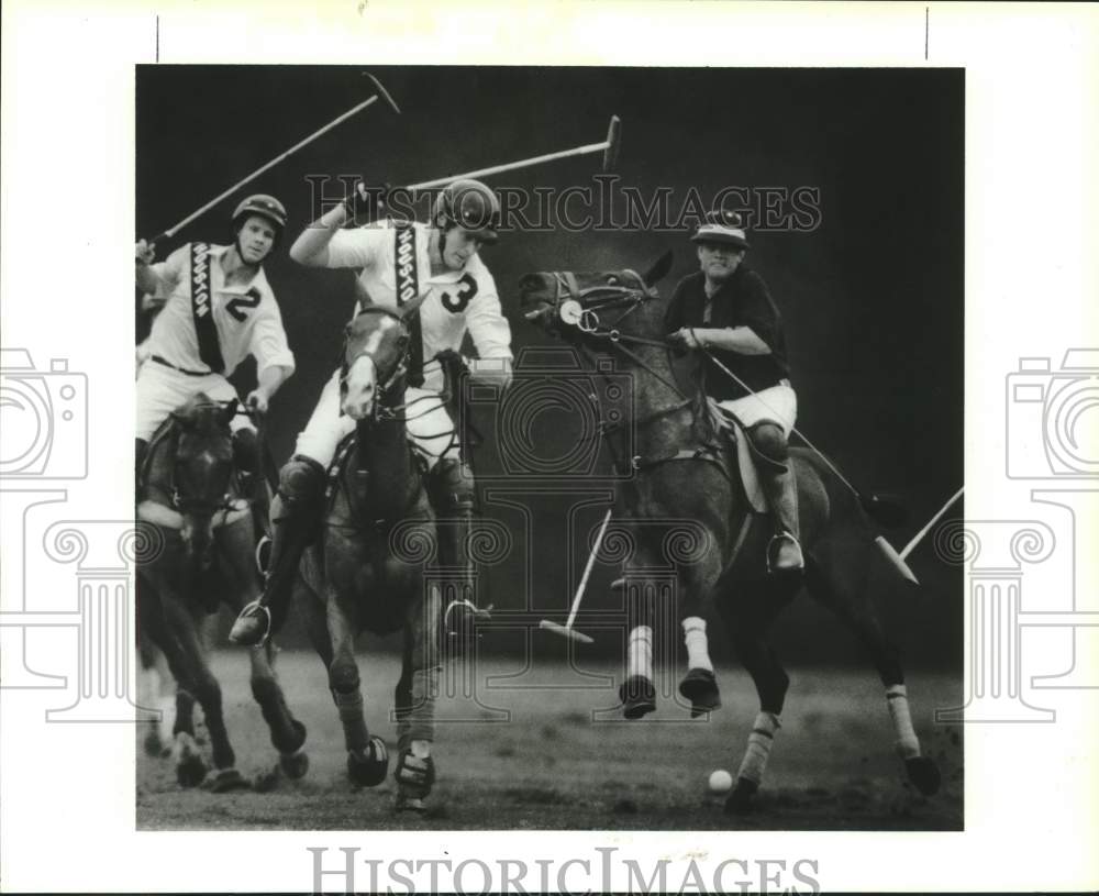 1969 Press Photo Houston Polo&#39;s Charlie Flanders preps shot vs. Michelob team- Historic Images