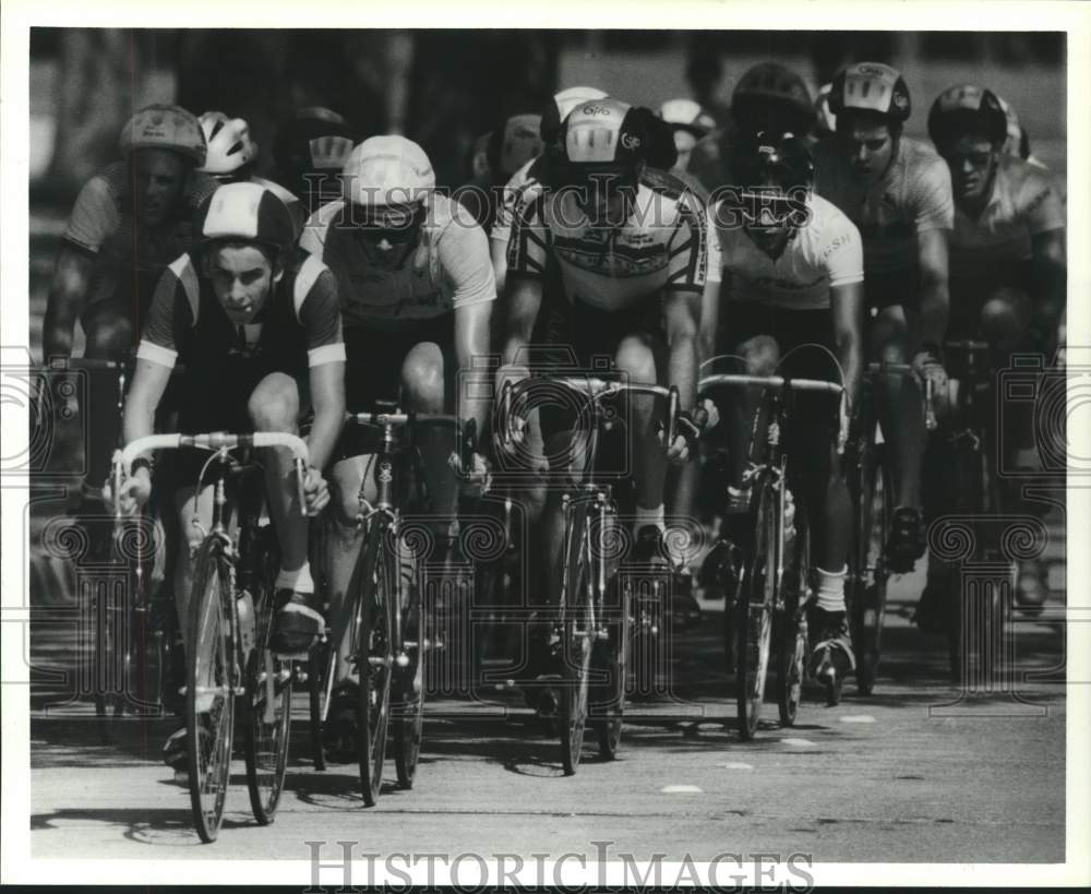 1989 Press Photo Cyclists compete in the Tour de Houston Weekend of Cycling- Historic Images