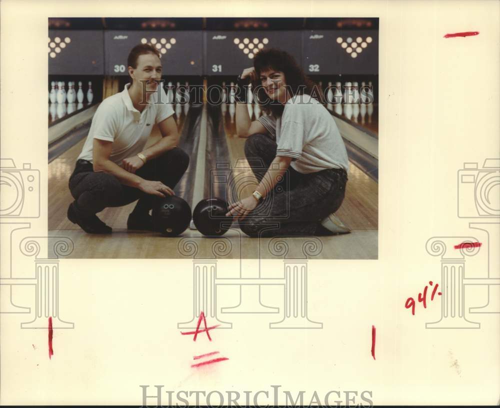 1990 Press Photo Bowlers Jeff and Svenia Wagner - hcs25627- Historic Images