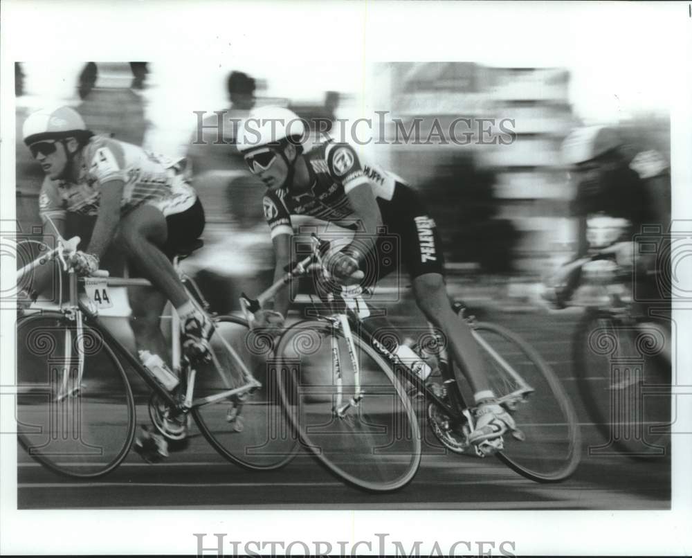 1987 Press Photo Cyclists in action during a race - hcs25759- Historic Images