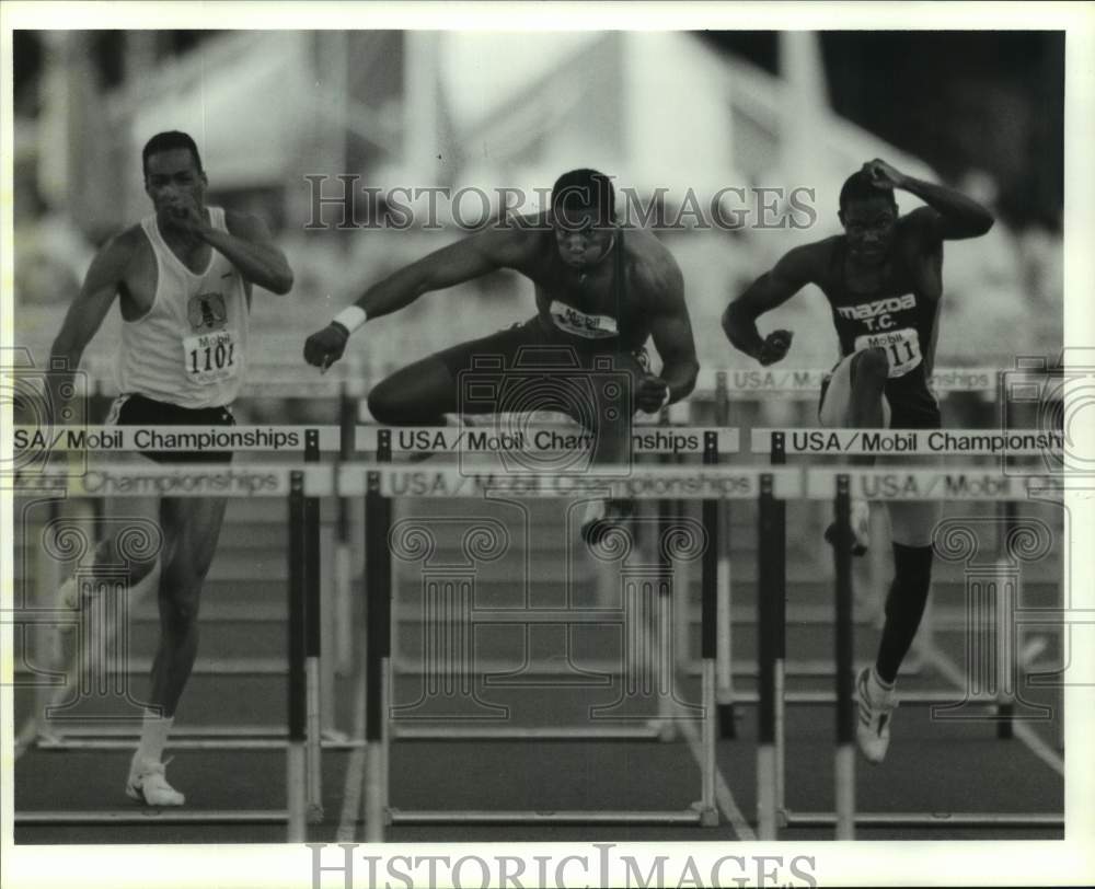 1989 Press Photo Hurdlers in action at USA/Mobil Track and Field Championships- Historic Images