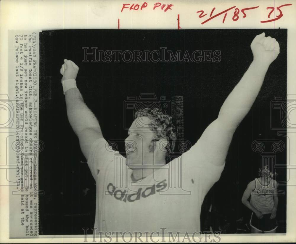 1974 Press Photo George Woods sets new indoor shot put record in San Francisco- Historic Images