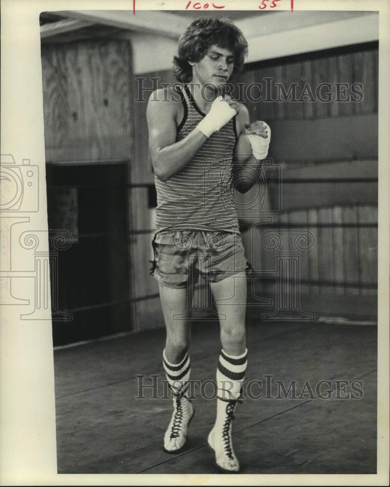 1974 Press Photo Boxer Maurice &quot;Termite&quot; Watkins - hcs26631- Historic Images