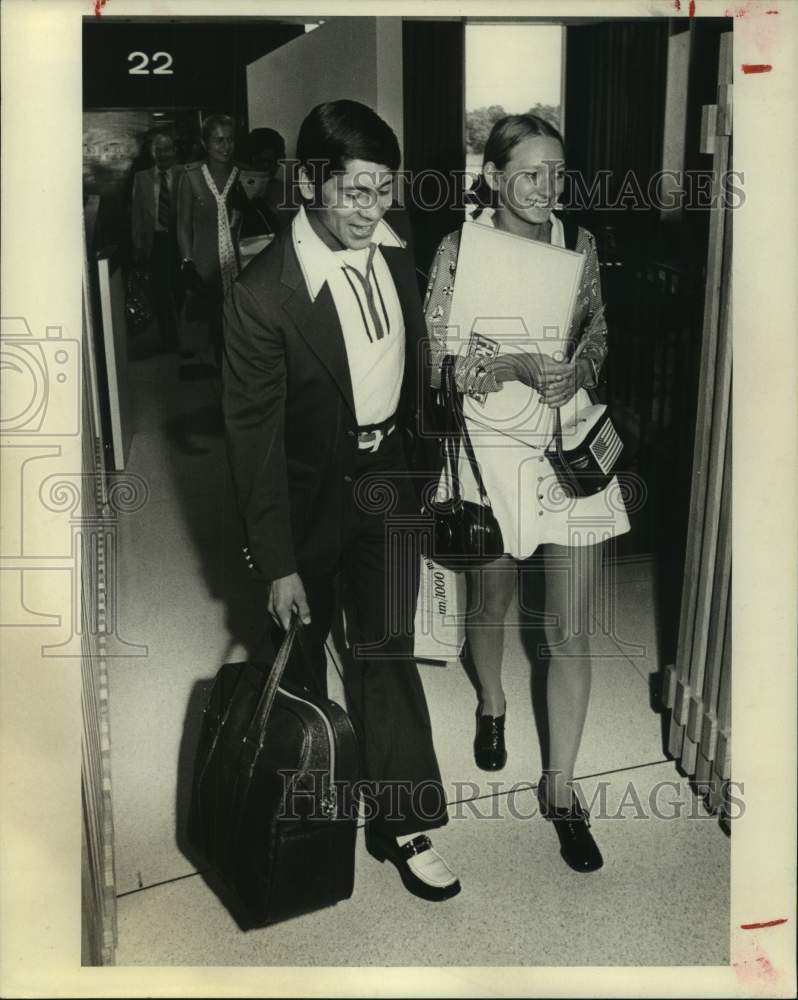 1972 Press Photo Houston boxer Jesse Valdez and his wife Jackie - hcs26651- Historic Images