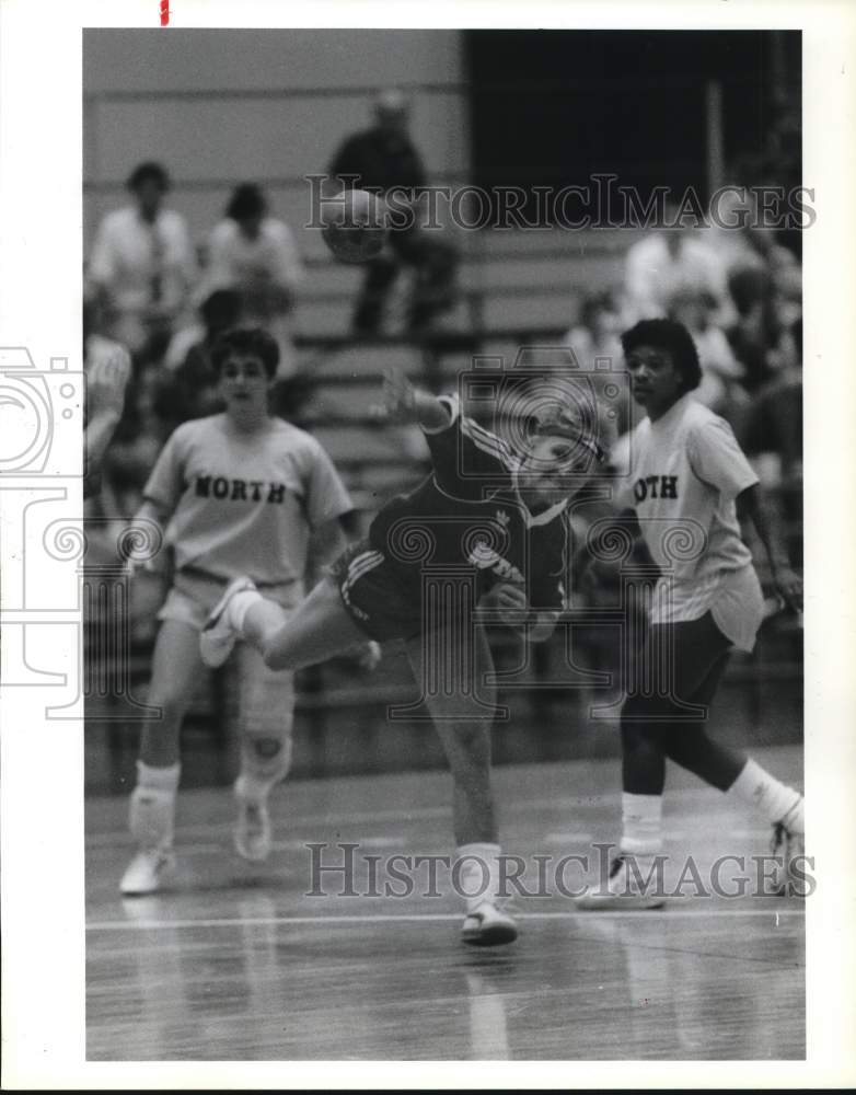 1986 Press Photo Darlene Branigan at Women&#39;s Handball Competition in Houston- Historic Images