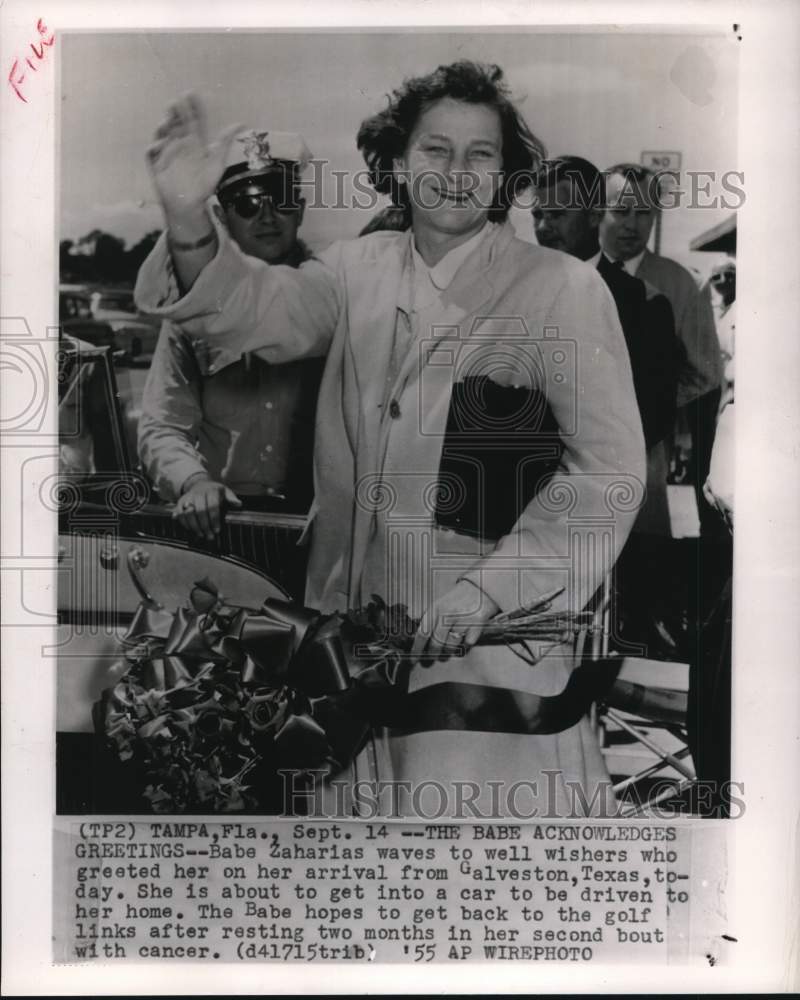 1955 Press Photo Golfer Babe Zaharias and Supporters in Galveston, Texas- Historic Images