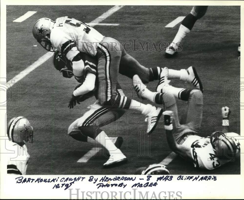 1979 Press Photo Hawks and Cowboys Football Players at Cotton Bowl Game- Historic Images