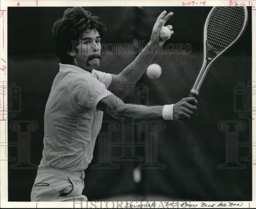 1975 Press Photo Trinity Tennis Player David King - hcs28342- Historic Images