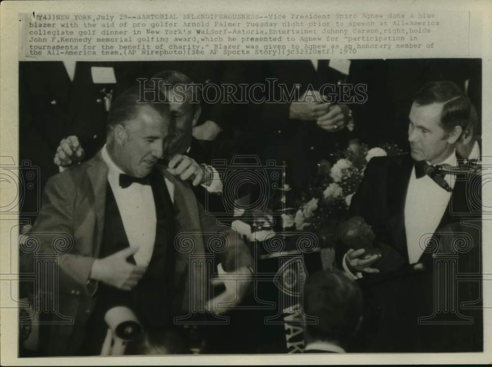 1970 Press Photo Spiro Agnew, Arnold Palmer - All-American golf dinner in NY- Historic Images