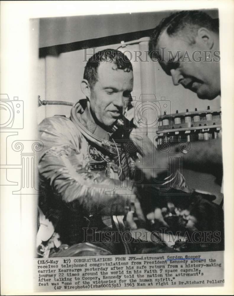 1963 Press Photo JFK congratulates Faith 7 Astronaut Gordon Cooper via telephone
