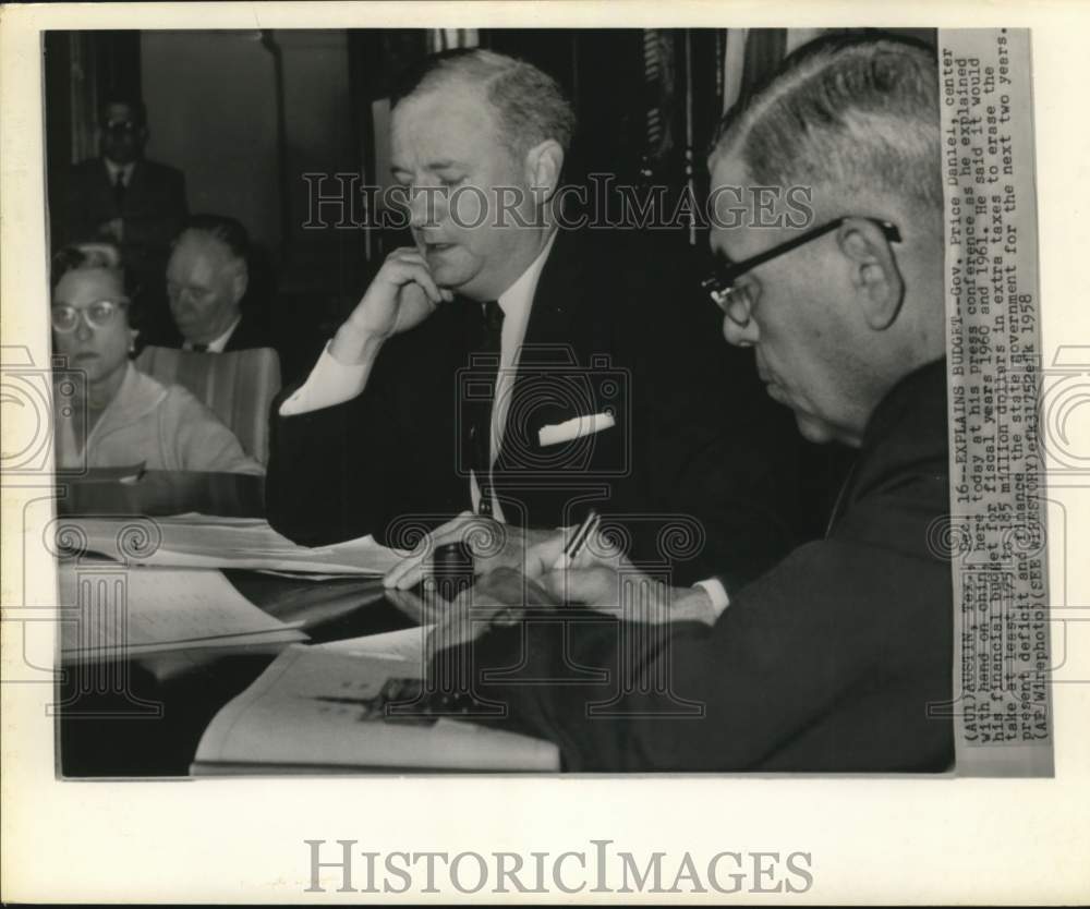 1958 Press Photo Governor Price Daniel at Austin press conference - hcw06770- Historic Images