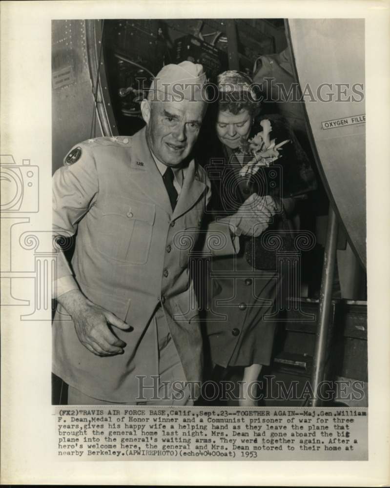 1953 Press Photo POW Maj. Gen. William F. Dean Meets Wife After three Years