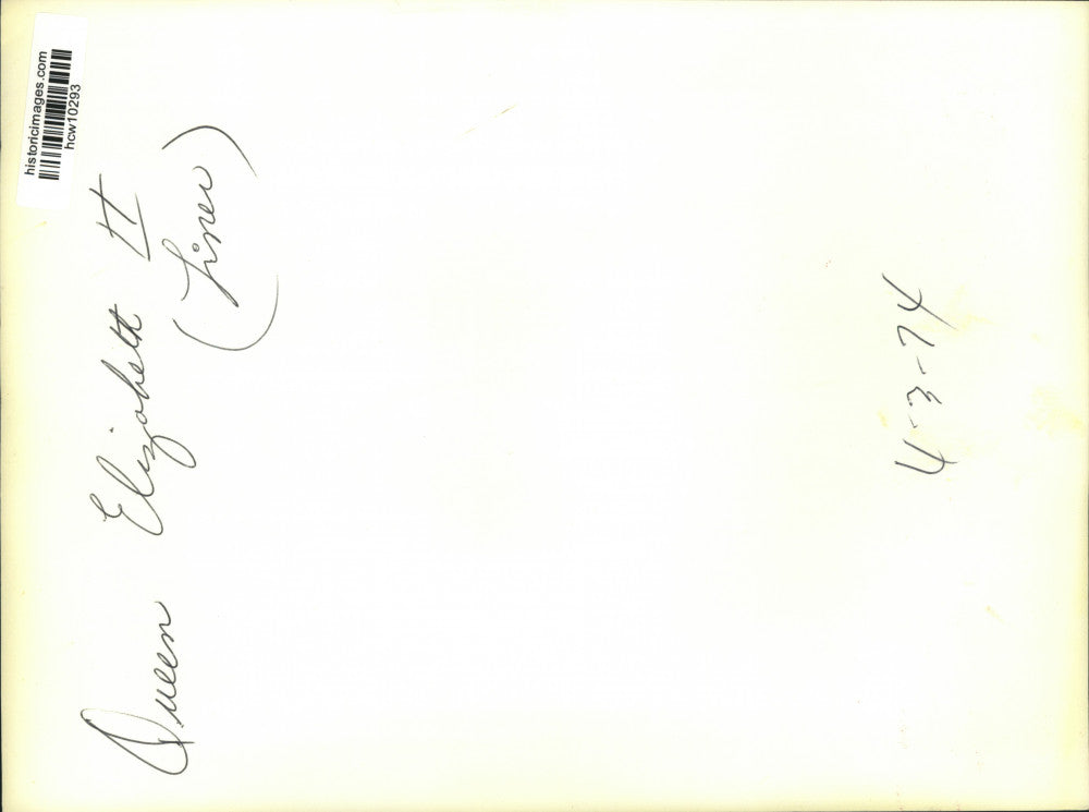 1974 Press Photo Small boats transfer Queen Elizabeth II passengers in Bermuda