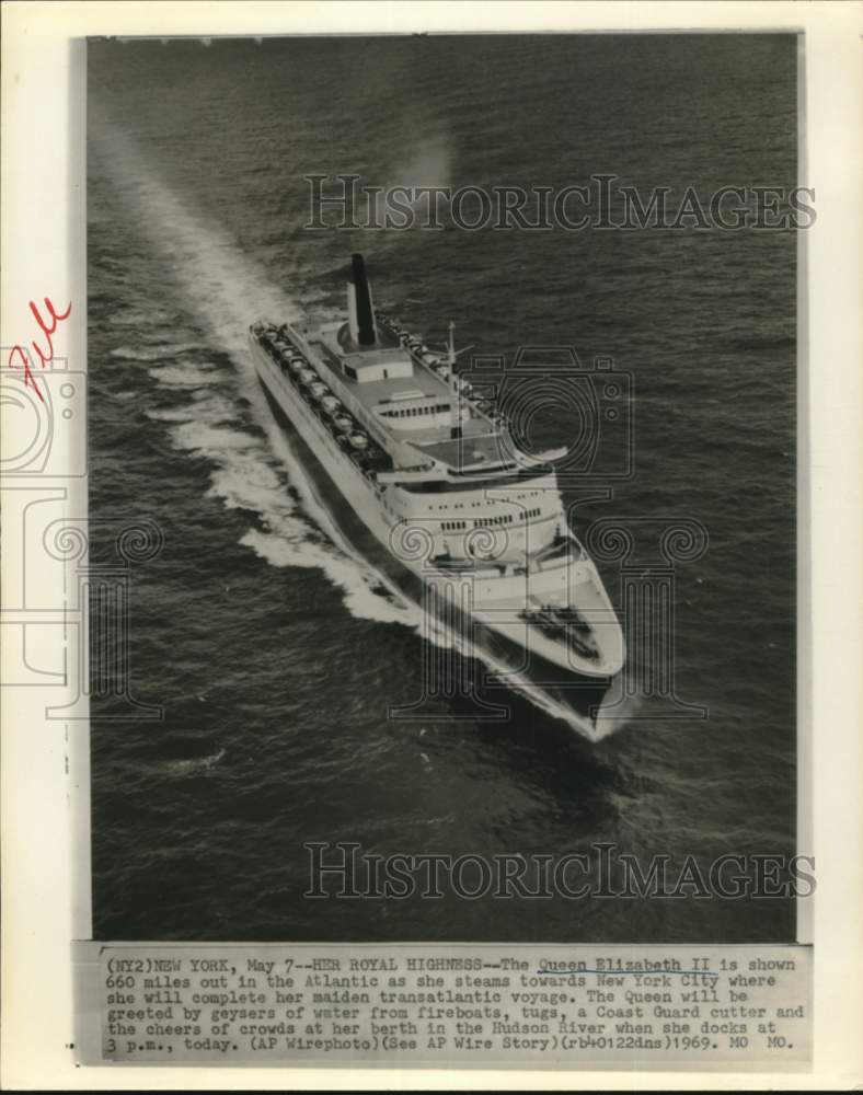 1969 Press Photo Queen Elizabeth II shown in Atlantic heading to New York City