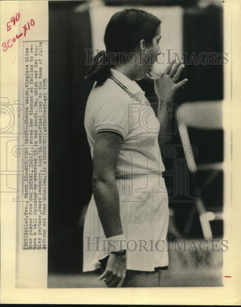 1975 Press Photo Virginia Slims tour player Sharon Walsh in Dallas,Texas- Historic Images