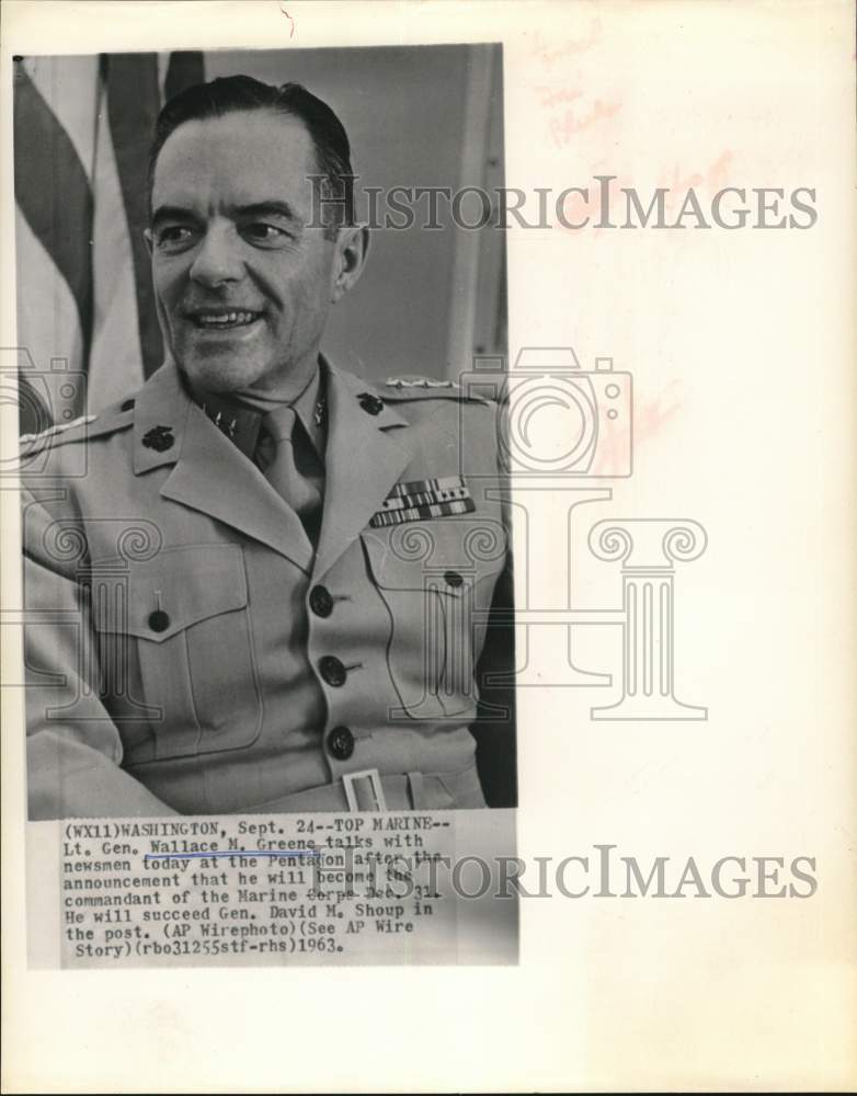 1963 Press Photo General Wallace Greene talks with newsmen at Pentagon.