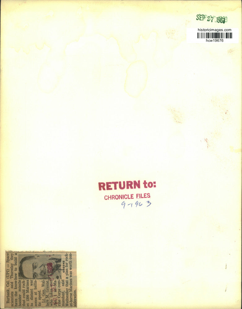 1963 Press Photo General Wallace Greene talks with newsmen at Pentagon.