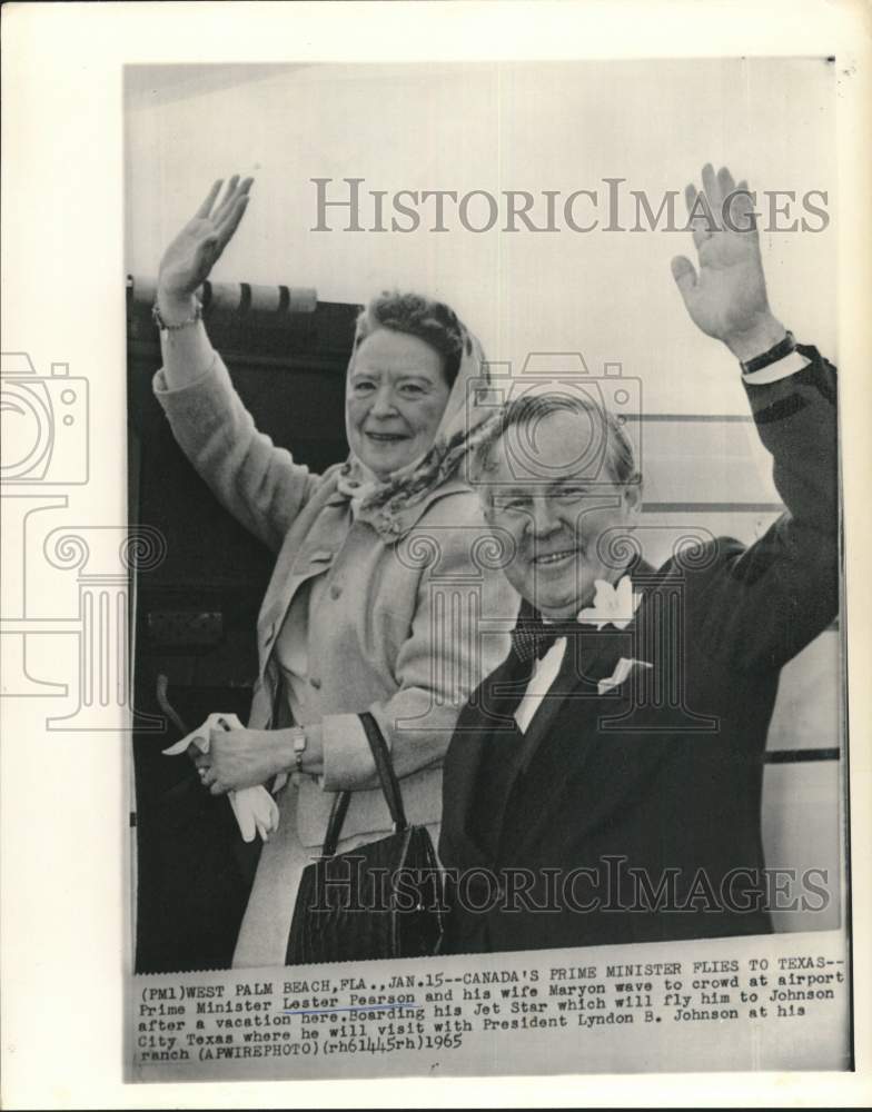 1965 Press Photo Prime Minister Lester Pearson & wife Maryon at Florida airport