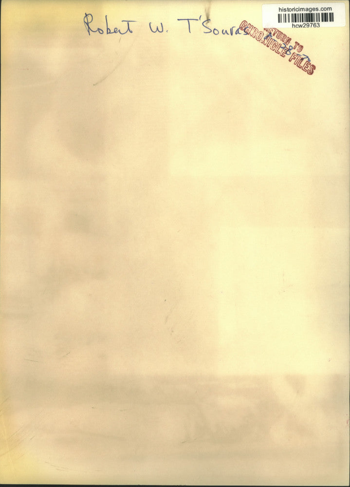 1970 Press Photo Spec. 4 Robert T'Souvas, his wife and lawyer leave court in GA