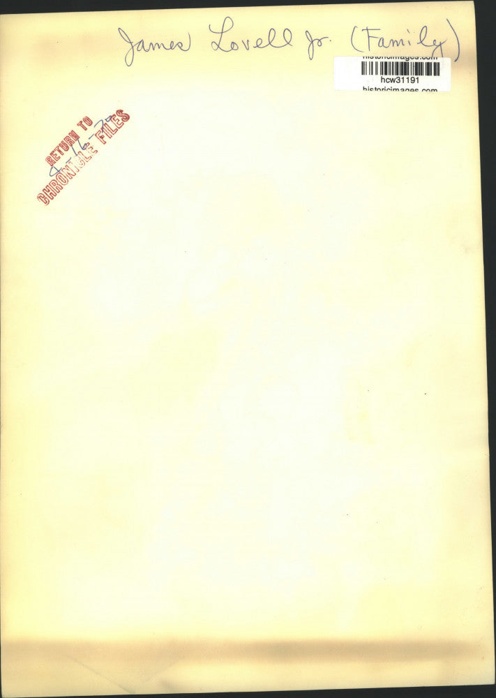 1970 Press Photo Barbara Lovell prepares to drive to school near Space Center