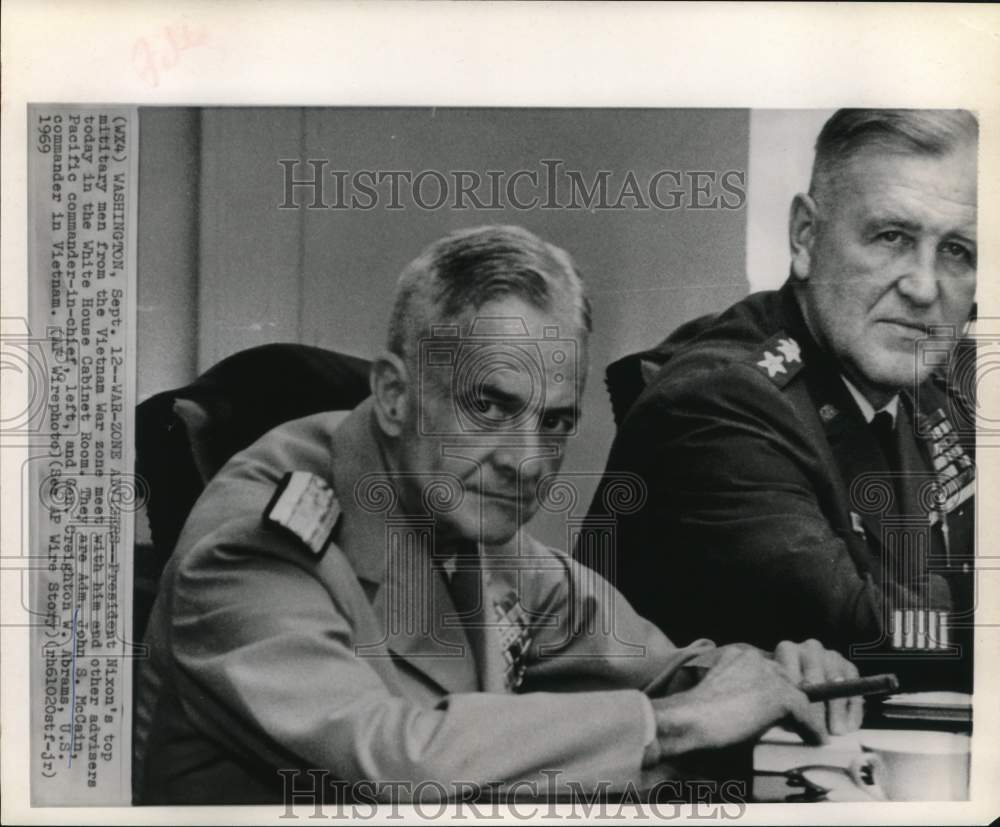 1969 Press Photo Admiral John McCain, General Creighton Abrams at White House- Historic Images