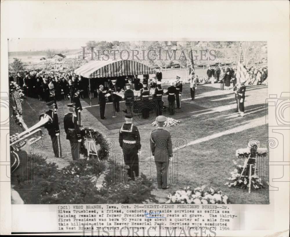 1964 Press Photo Dr. Elton Trueblood Conducts Herbert Hoover Graveside Service- Historic Images