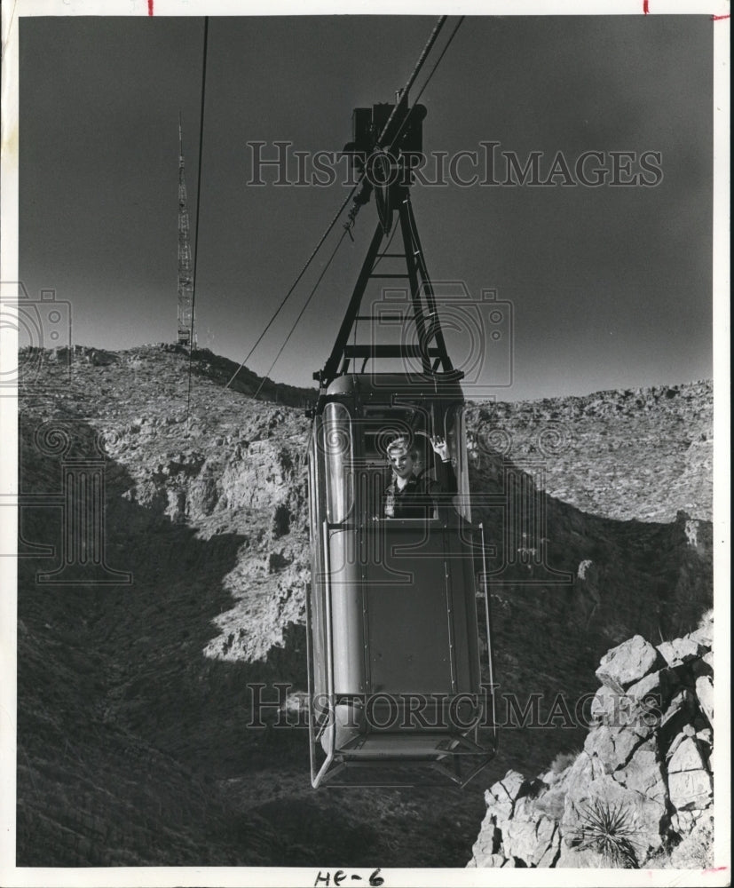 1960 Press Photo Lady rides on a Skyrides - hcx01191