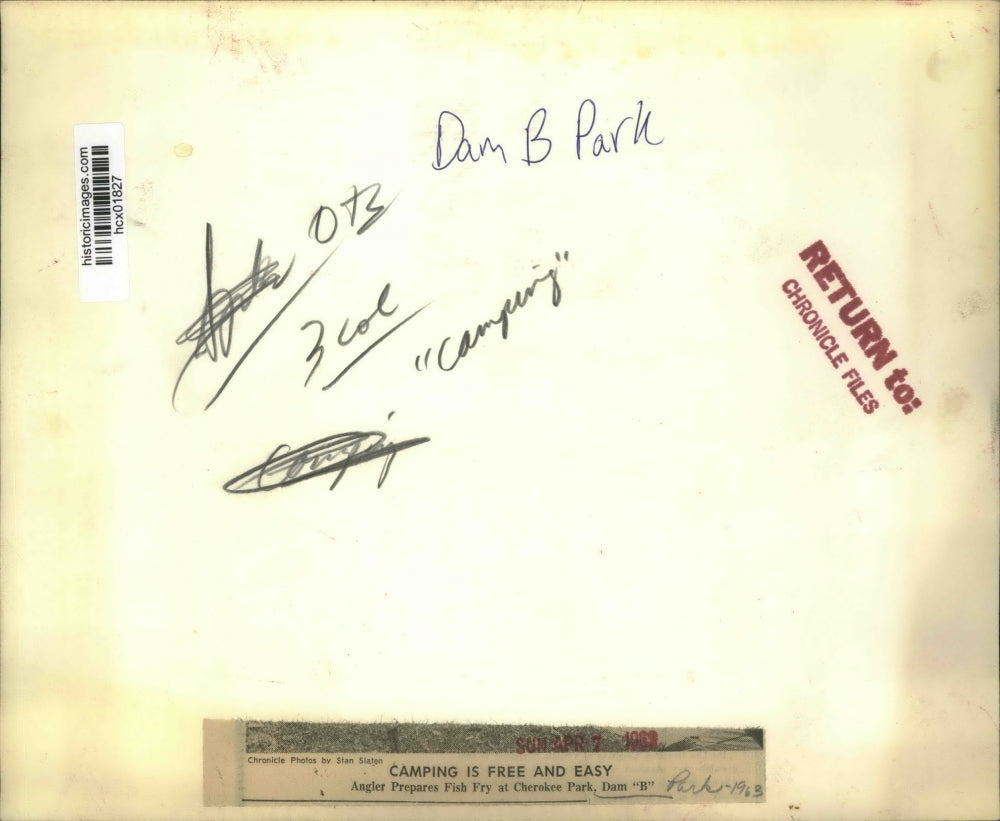 1983 Press Photo Angler prepares fish at Cherokee Park, Dam B Park - hcx01827