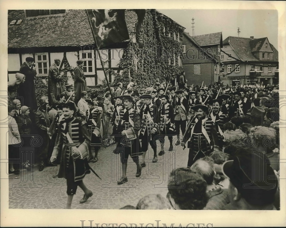1962 Press Photo Citizens of Ziegenhain near Frankfurt, Germany, at Festival