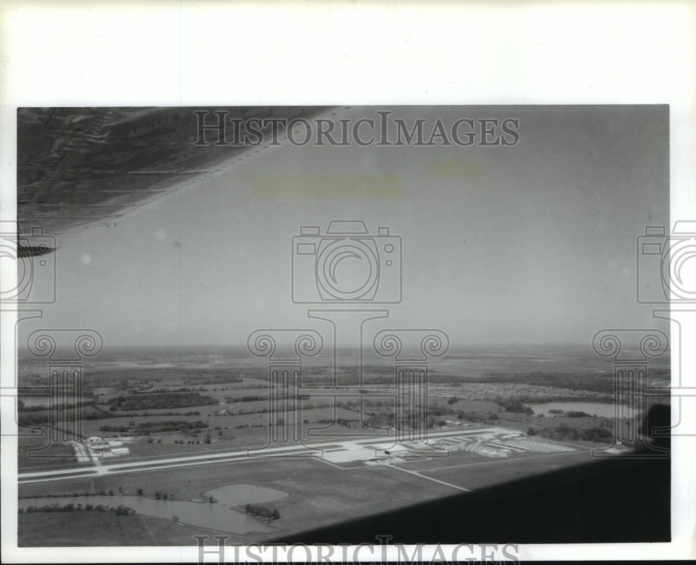 1988 Press Photo Aerial view of Fort Bend County Hull Airport - hcx06176- Historic Images