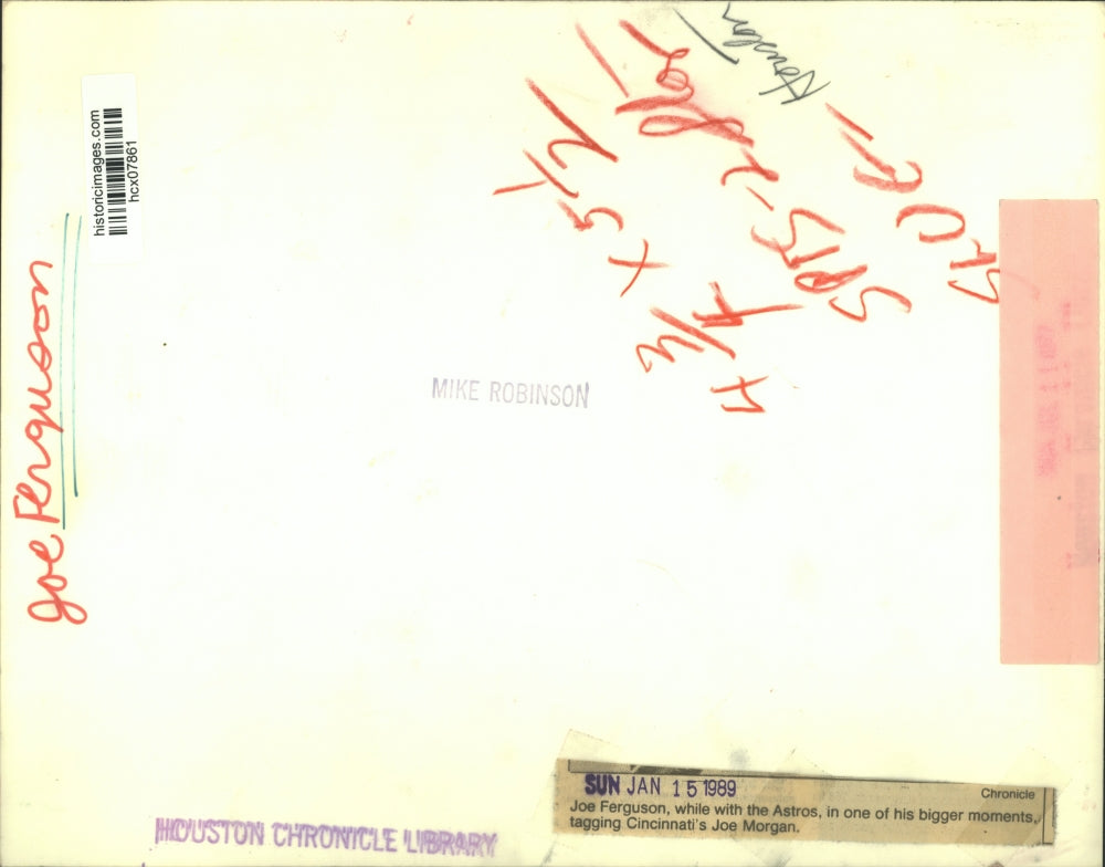 1989 Press Photo Astros' Joe Ferguson tags Cincinnati's Joe Morgan - hcx07861