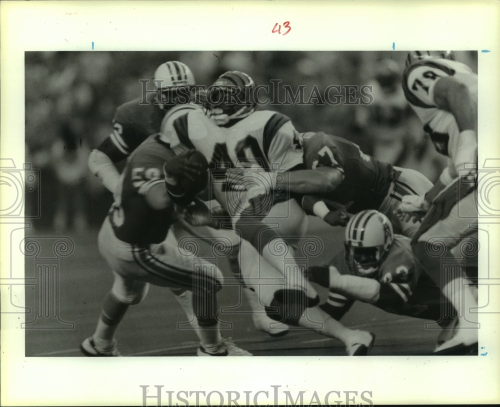 1985 Press Photo Houston Oilers Play Football Against Cincinnati. - hcx08066- Historic Images