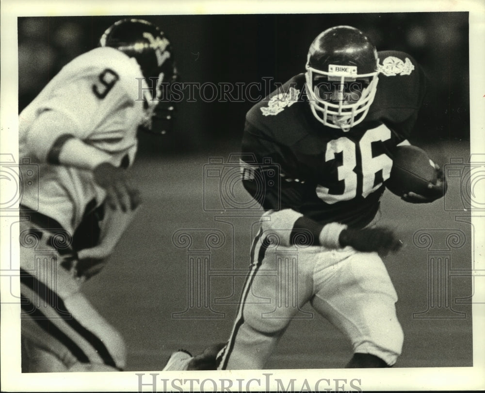 1985 Press Photo Kenneth Davis & Larry Holley Bluebonnet Bowl. - hcx08190- Historic Images