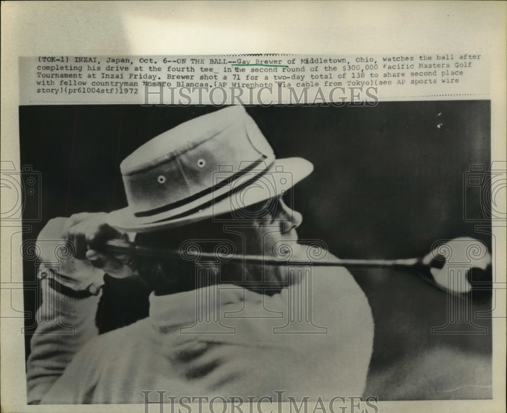 1972 Press Photo Golfer Gay Brewer of Middleton, Ohio watches the ball- Historic Images