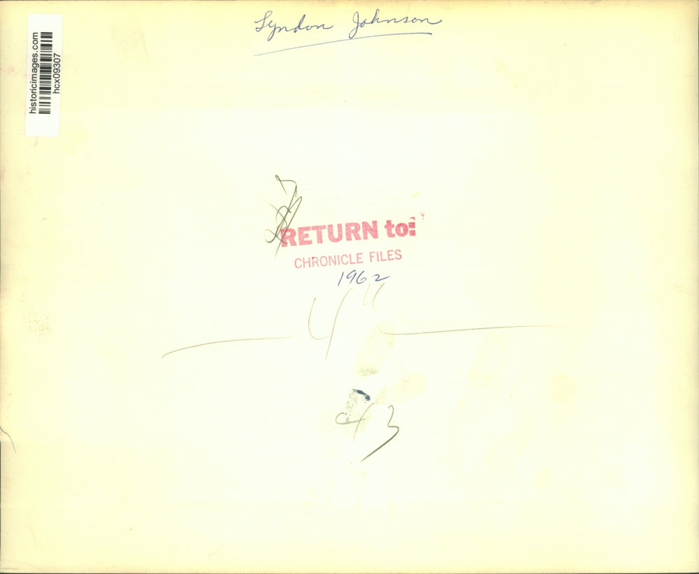 1962 Press Photo Lyndon Johnson and wife at LBJ Ranch, Texas - hcx09307