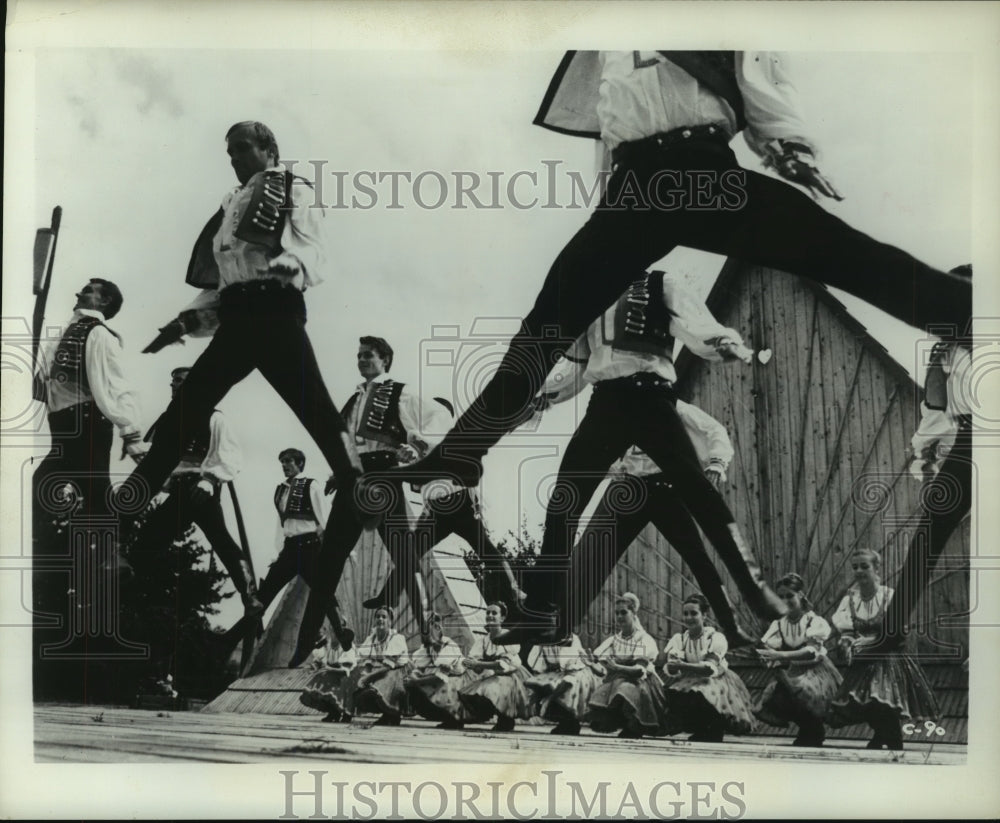 1978 Press Photo Performers do "Lucnica", Czechoslovakian Folk Ballet