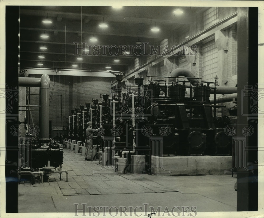 1943 Press Photo Water Pumping Station Monsanto Chemical Co. Plant in Texas City