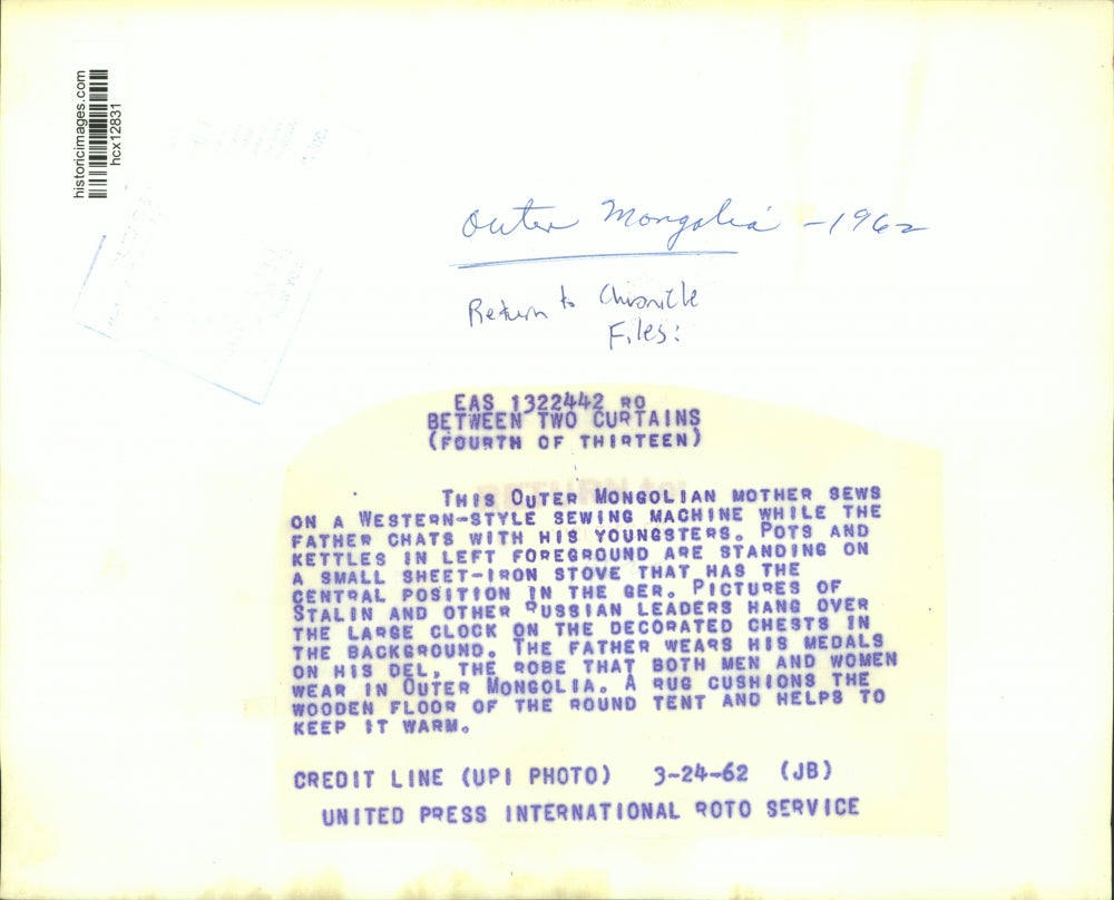 1962 Press Photo Typical Outer Mongolian family life-style in thier "ger."