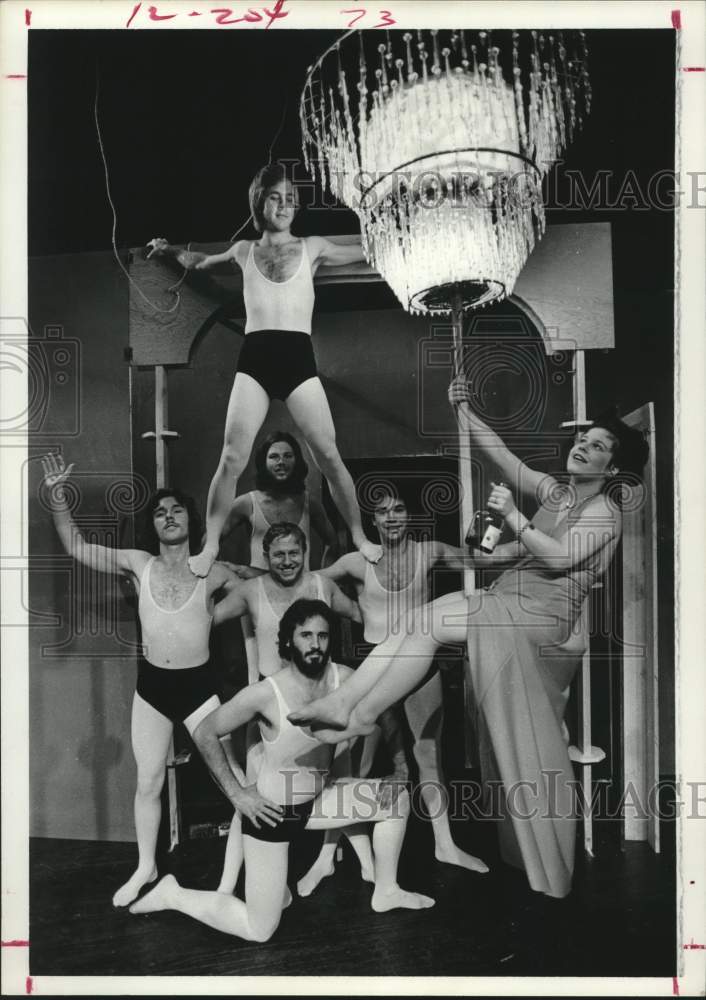 1976 Press Photo Scene from the Rice players&#39; &quot;Jumpers&quot; performance in Houston- Historic Images