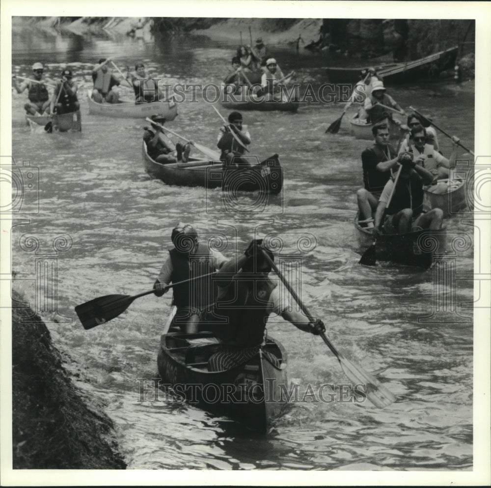 1987 Press Photo 18th Annual Reeking Regatta, Buffalo Bayou, Houston, Texas