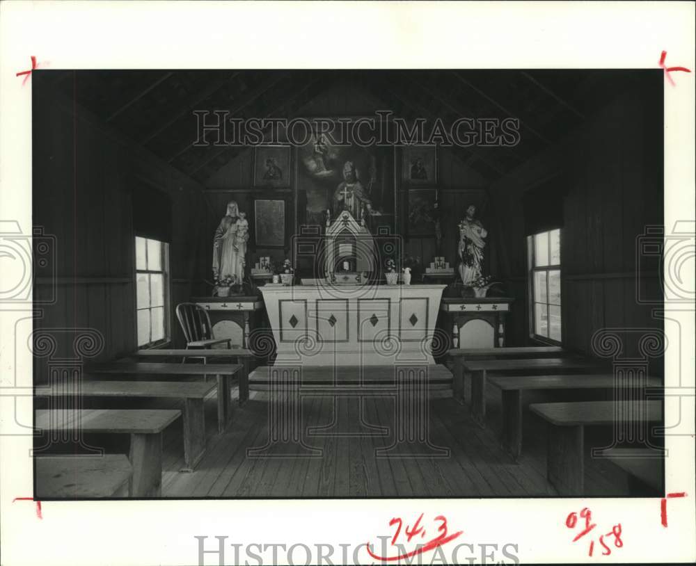 1981 Press Photo Inside of St. Martin Church in Warrenton, Texas - hcx16230- Historic Images