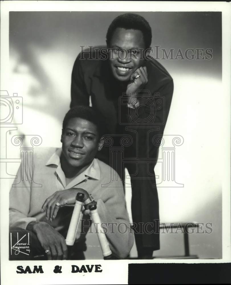 1981 Press Photo Entertainers Sam and Dave, Pop Duo - hcx16436- Historic Images