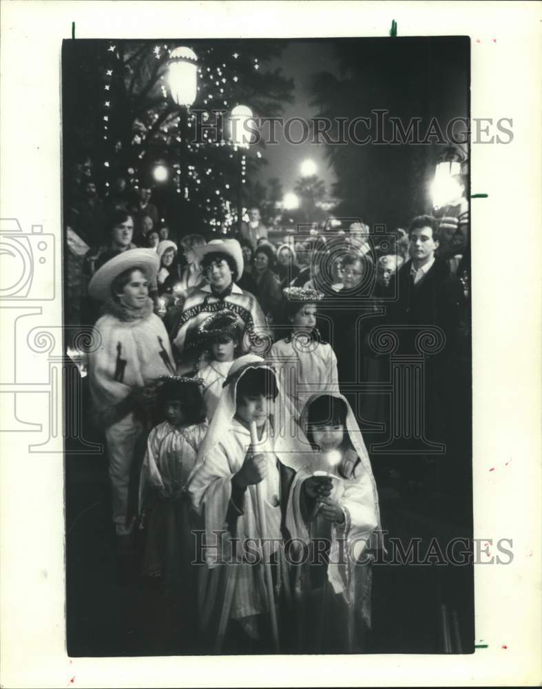 1995 Press Photo Re-enactment with "Las Posadas" in San Antonio, Texas