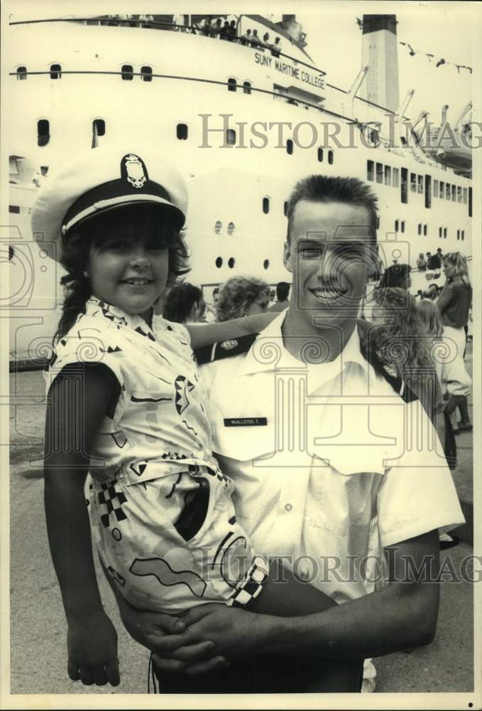 1988 Press Photo Cadet Timothy McAllister and Niece in Fort Schuyler, New York