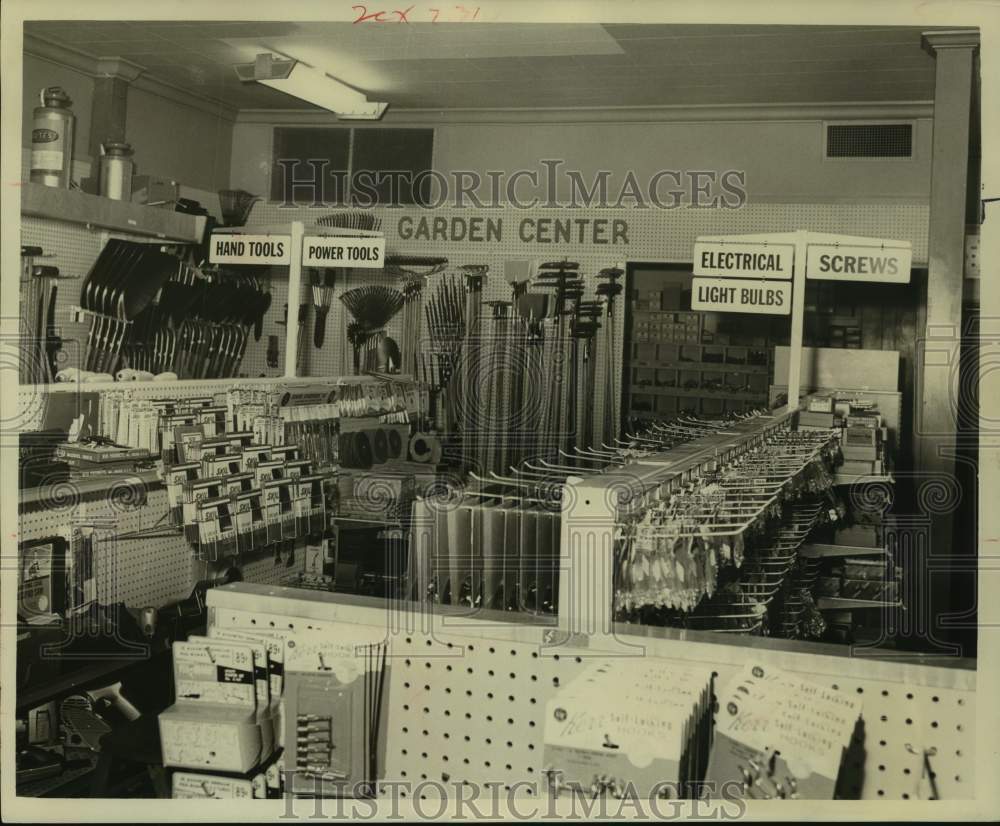 1968 Press Photo Merchandise inside Stahlman Lumber Company store in Houston