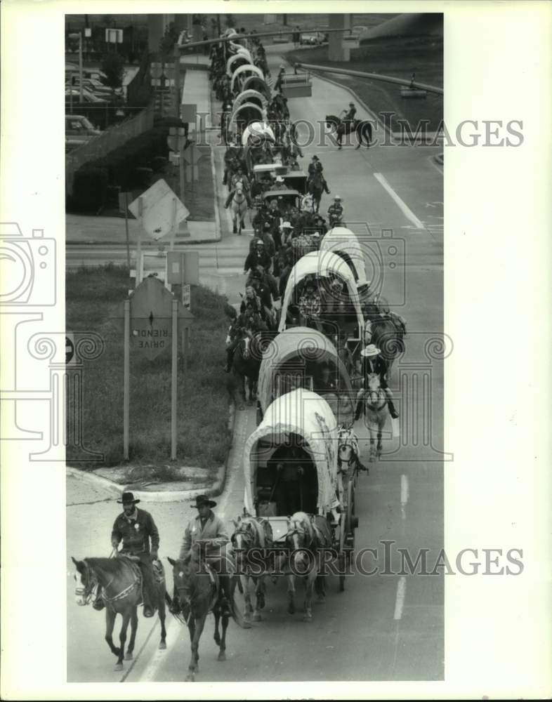 1993 Press Photo Southern trail riders on South Post Oak in Houston - hcx20378