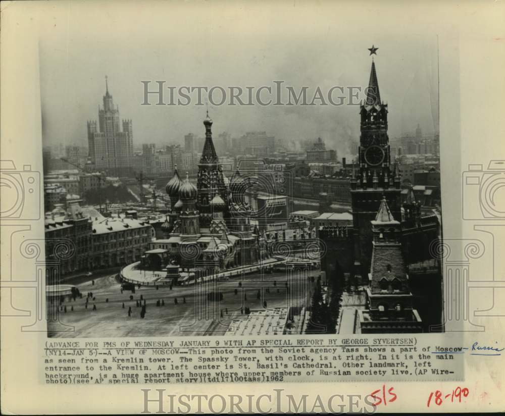 1963 Press Photo View of Moscow from Kremlin tower - Spassky Tower, St. Basil's- Historic Images