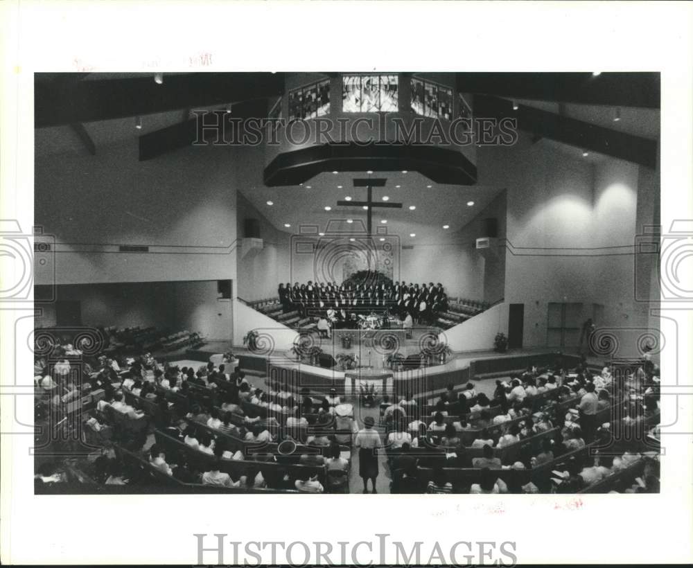 1990 Press Photo Windsor Village United Methodist Church sanctuary in Houston- Historic Images